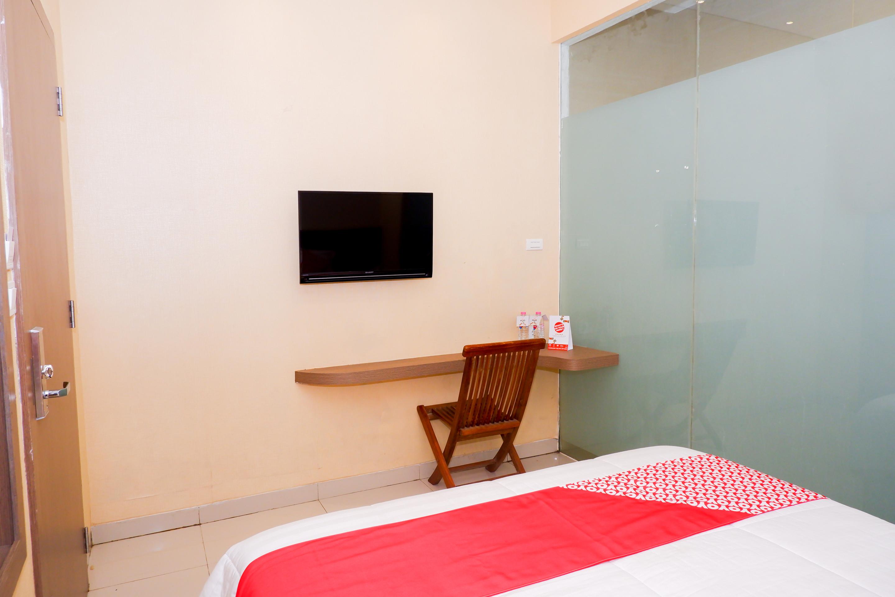 Oyo 379 Grand Mundu Hotel Семаранг Екстериор снимка