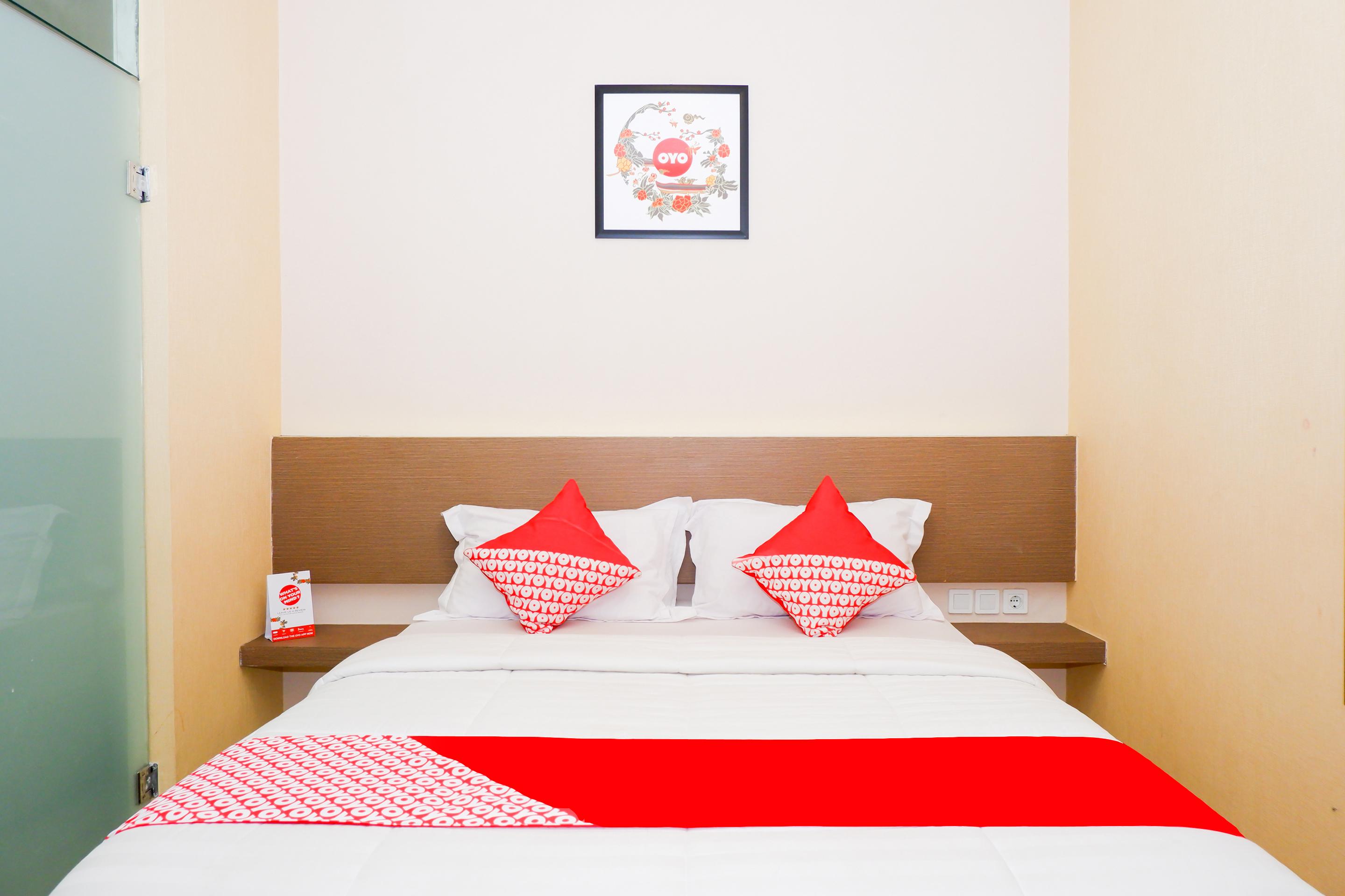 Oyo 379 Grand Mundu Hotel Семаранг Екстериор снимка