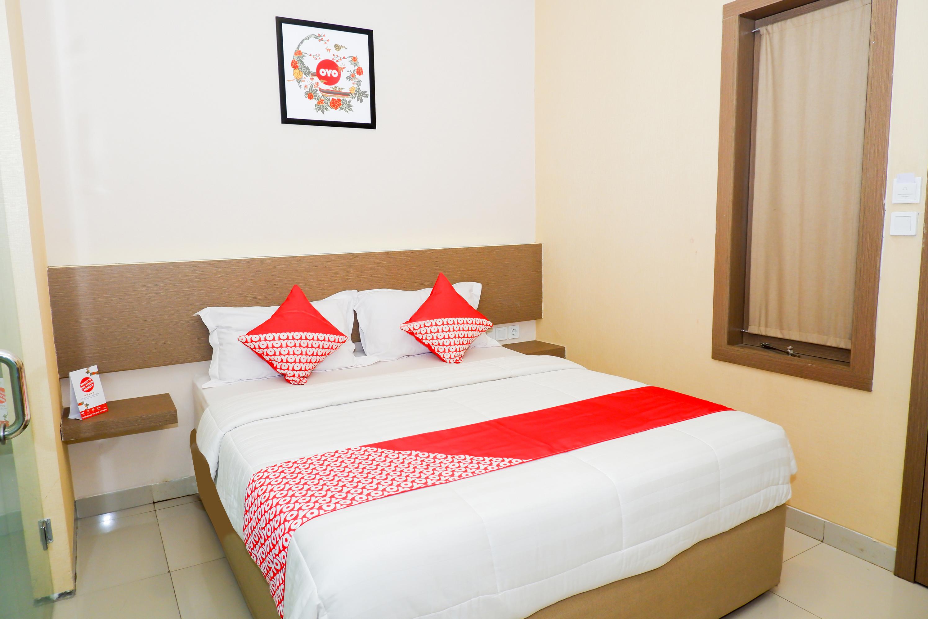 Oyo 379 Grand Mundu Hotel Семаранг Екстериор снимка