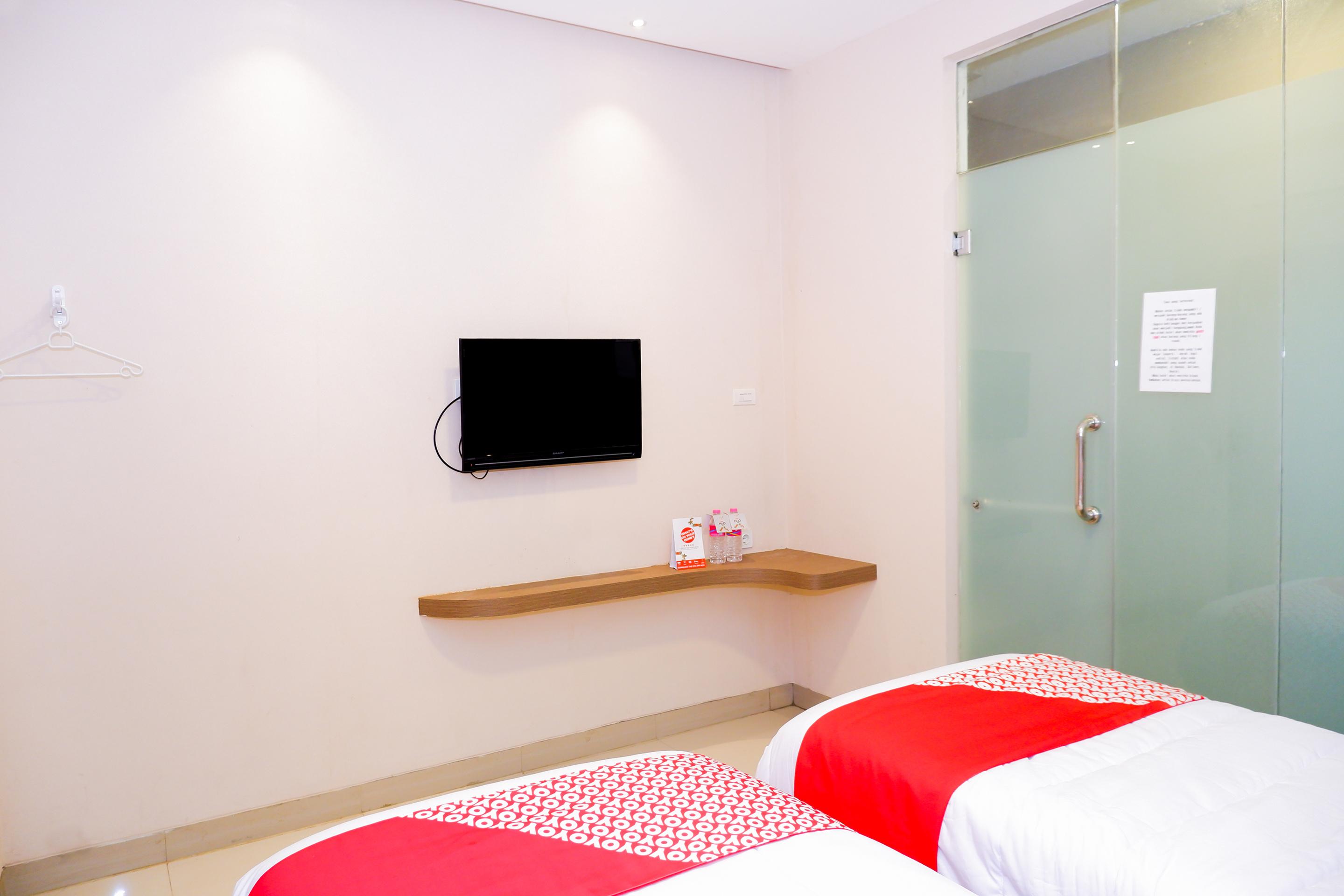 Oyo 379 Grand Mundu Hotel Семаранг Екстериор снимка